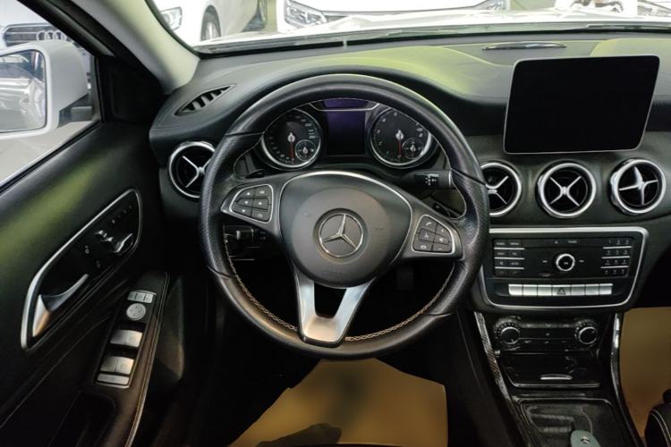 Used Mercedes-Benz GLA 2017 GLA 200 Fashion Model Steering Wheel
