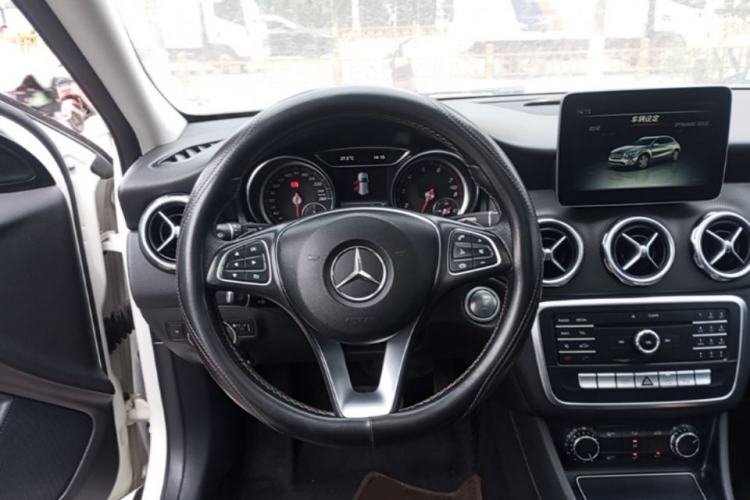 Used Mercedes-Benz GLA 2017 GLA 200 Sport Edition Steering Wheel
