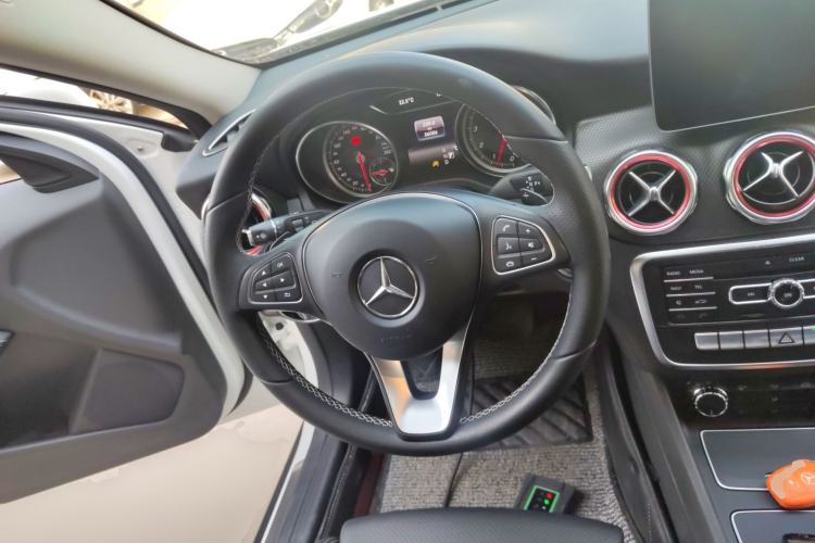 Used Mercedes-Benz GLA 2017 GLA 200 Sport Edition Steering Wheel