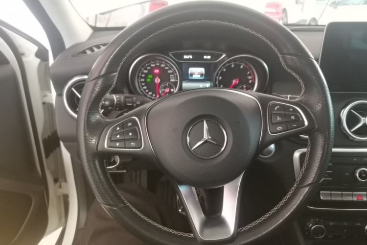 Used Mercedes-Benz GLA 2017 GLA 200 Fashion Model Steering Wheel