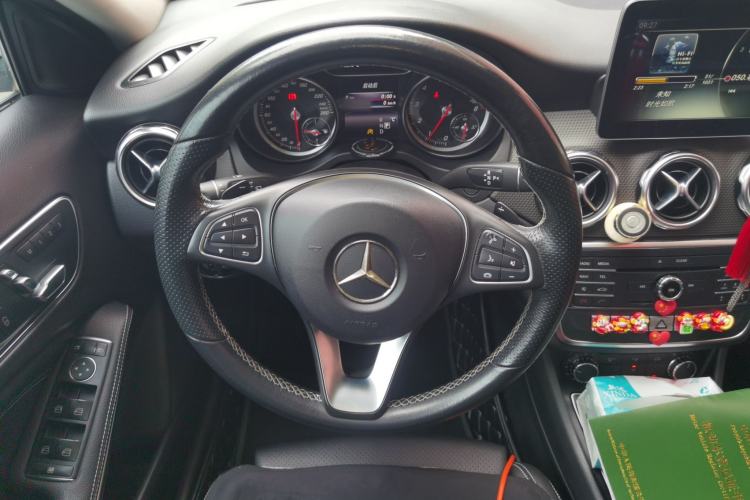 Used Mercedes-Benz GLA 2017 GLA 200 Sport Edition Steering Wheel