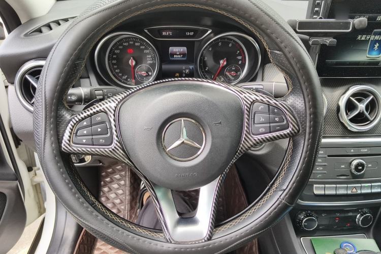 Used Mercedes-Benz GLA 2017 GLA 200 Sport Edition Steering Wheel