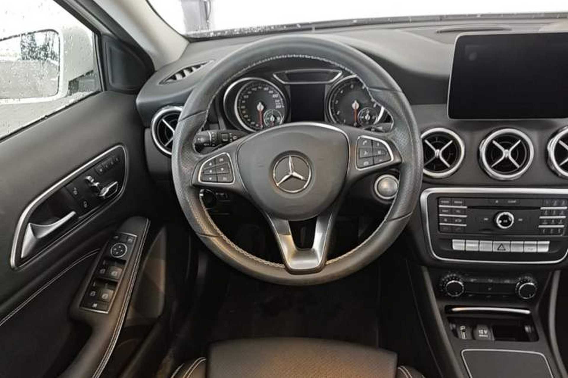 Used Mercedes-Benz GLA 2017 GLA 200 Sport Edition Steering Wheel