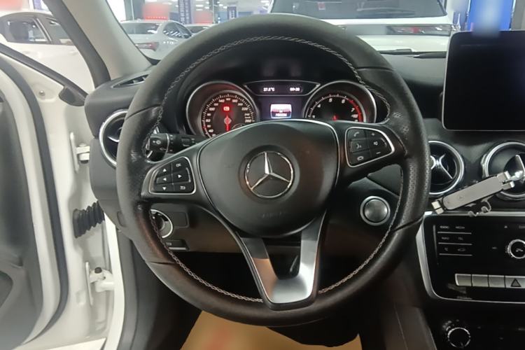 Used Mercedes-Benz GLA 2017 GLA 200 Fashion Model Steering Wheel