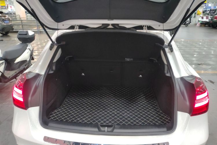 Used Mercedes-Benz GLA 2017 GLA 200 Fashion Model Trunk