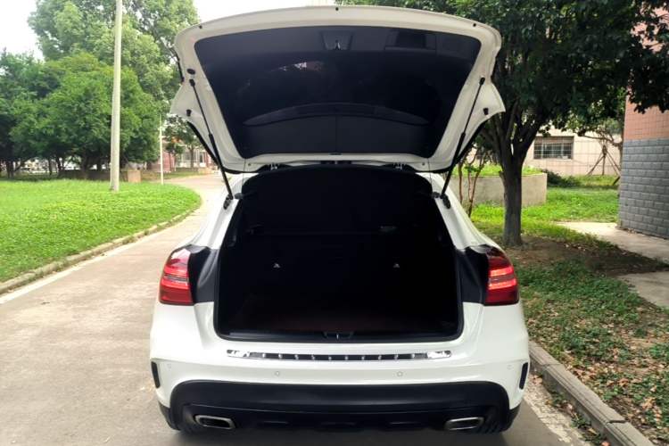 Used Mercedes-Benz GLA 2017 GLA 200 Fashion Model Trunk