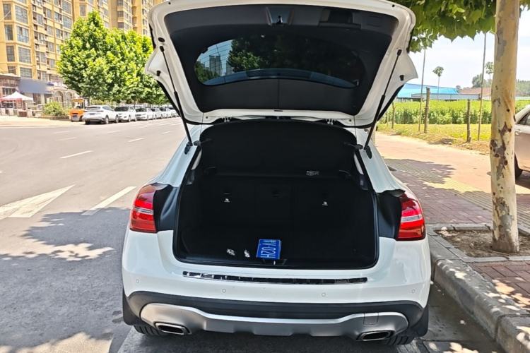 Used Mercedes-Benz GLA 2017 GLA 200 Fashion Model Trunk