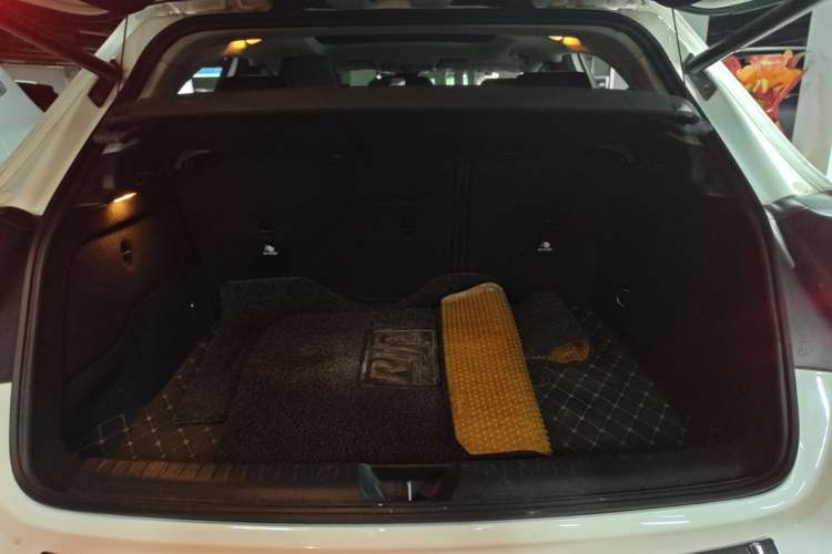 Used Mercedes-Benz GLA 2017 GLA 200 Fashion Model Trunk