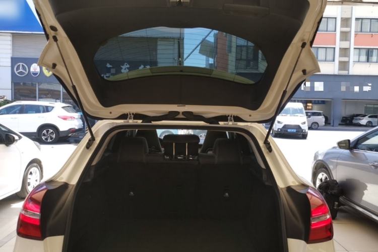 Used Mercedes-Benz GLA 2017 GLA 200 Fashion Model Trunk