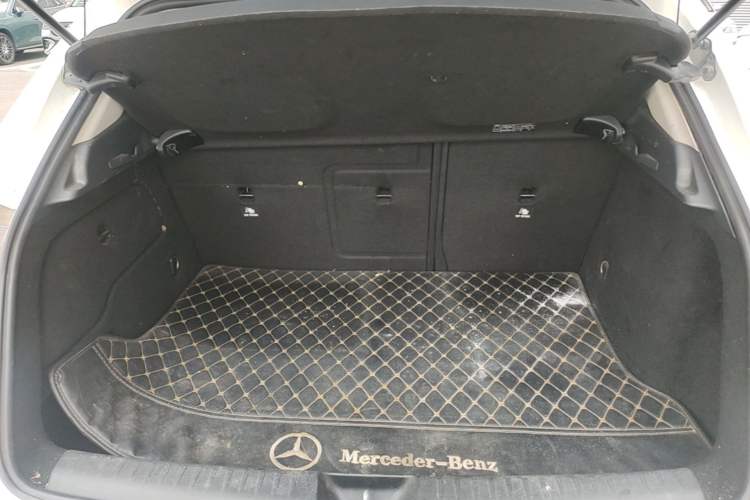 Used Mercedes-Benz GLA 2017 GLA 200 Fashion Model Trunk