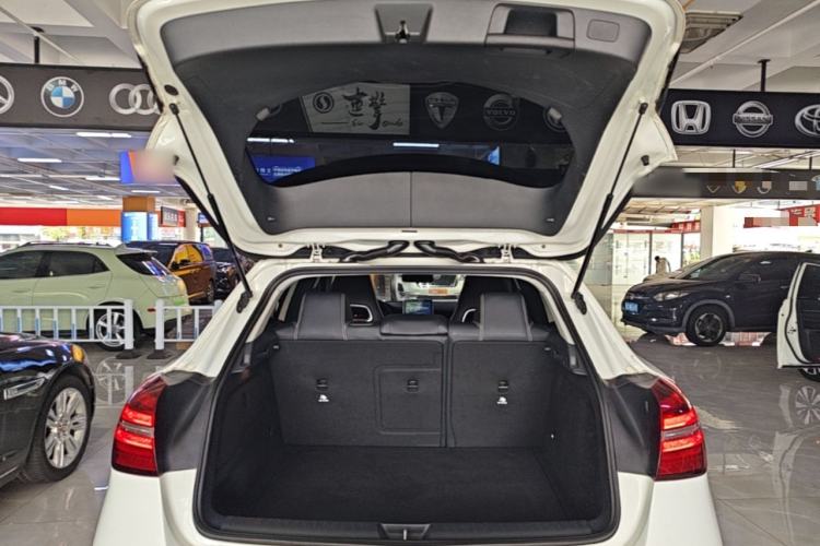 Used Mercedes-Benz GLA 2017 GLA 200 Fashion Model Trunk
