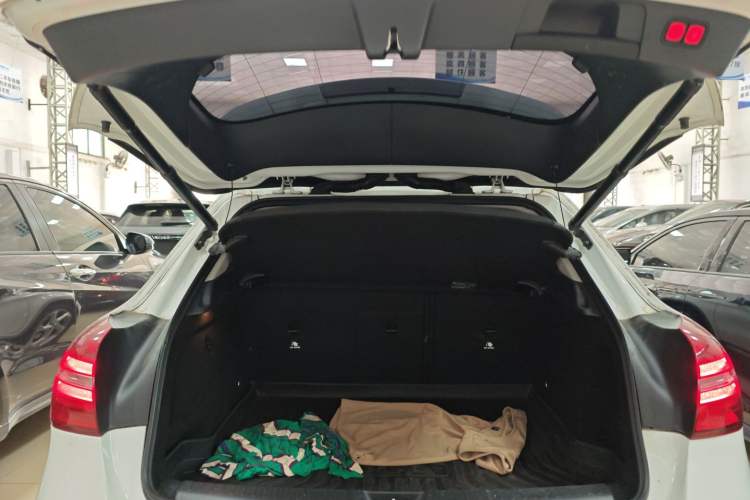 Used Mercedes-Benz GLA 2017 GLA 200 Sport Edition Trunk