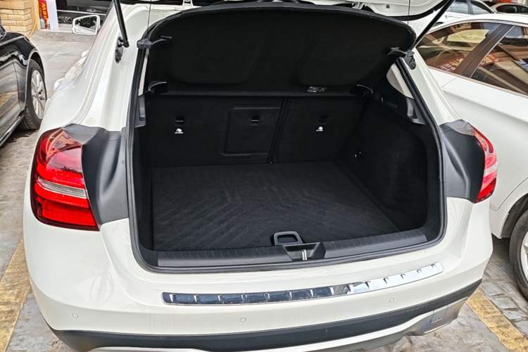 Used Mercedes-Benz GLA 2017 GLA 200 Sport Edition Trunk