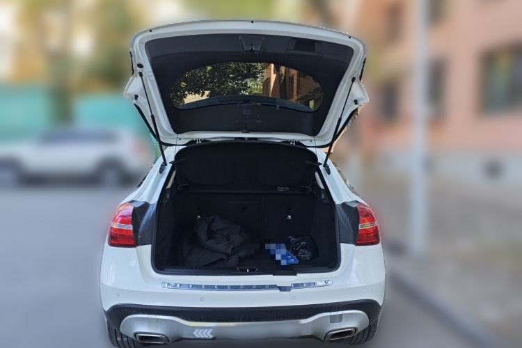 Used Mercedes-Benz GLA 2017 GLA 220 4MATIC Fashion Model Trunk