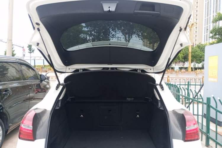 Used Mercedes-Benz GLA 2017 GLA 200 Sport Edition Trunk