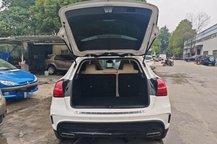Used Mercedes-Benz GLA 2017 GLA 200 Fashion Model Trunk