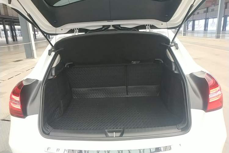 Used Mercedes-Benz GLA 2017 GLA 200 Fashion Model Trunk