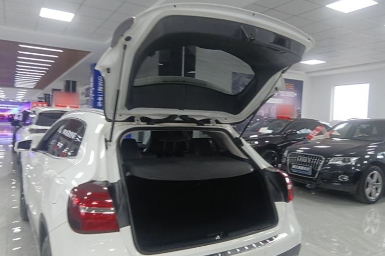 Used Mercedes-Benz GLA 2017 GLA 200 Fashion Model Trunk