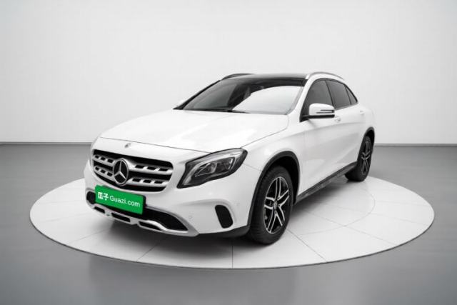 Ojetý Mercedes-Benz GLA 2017 GLA 200 Fashion Model