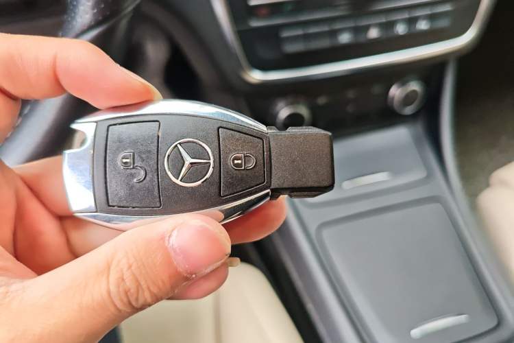 Used Mercedes-Benz GLA 2017 GLA 200 Fashion Model Vehicle Key
