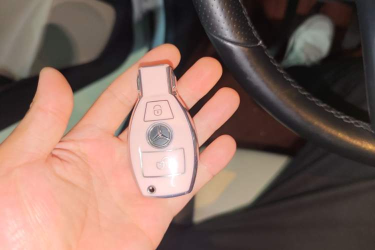 Used Mercedes-Benz GLA 2017 GLA 220 4MATIC Fashion Model Vehicle Key