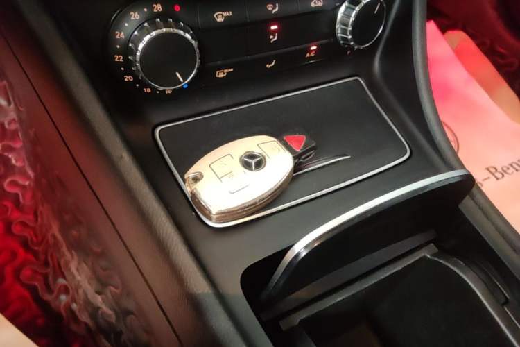 Used Mercedes-Benz GLA 2017 GLA 200 Fashion Model Vehicle Key
