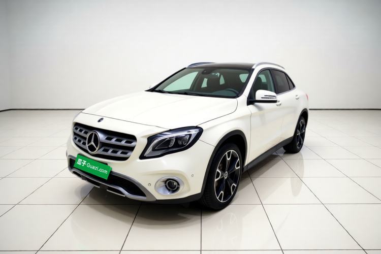 Used Mercedes-Benz GLA 2017 GLA 220 4MATIC Fashion Model Guazi used car, China used car export, Used car for sale, Used cars, Cheapest cars for sale