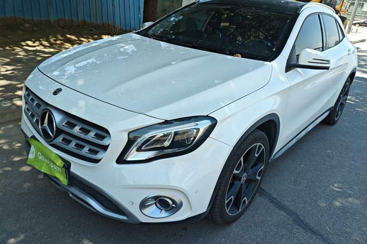 Used Mercedes-Benz GLA 2017 GLA 220 4MATIC Fashion Model Guazi used car, China used car export, Used car for sale, Used cars, Cheapest cars for sale