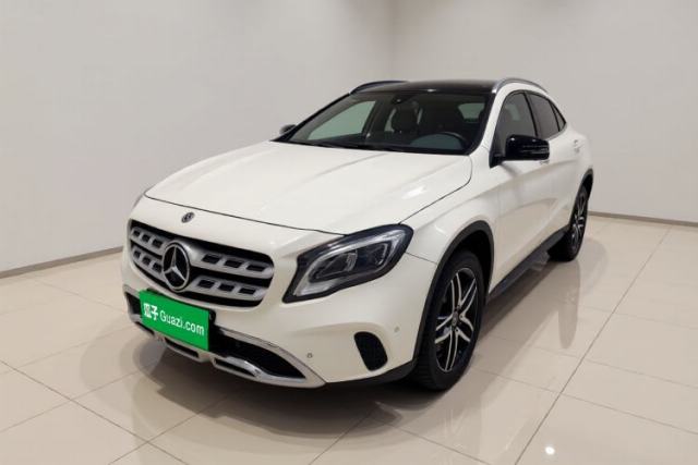 Ojetý Mercedes-Benz GLA 2017 GLA 200 Fashion Model