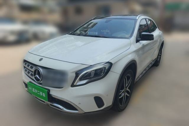 Ojetý Mercedes-Benz GLA 2017 GLA 200 Fashion Model