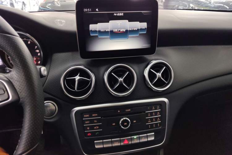 Used Mercedes-Benz GLA 2017 GLA 200 Sport Edition Audio And AC Panel