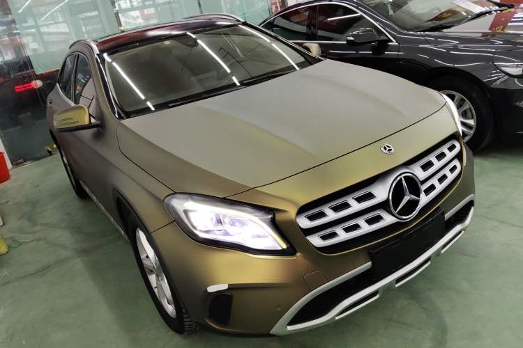 Used Mercedes-Benz GLA 2017 GLA 200 Sport Edition Front Right 45 Deg