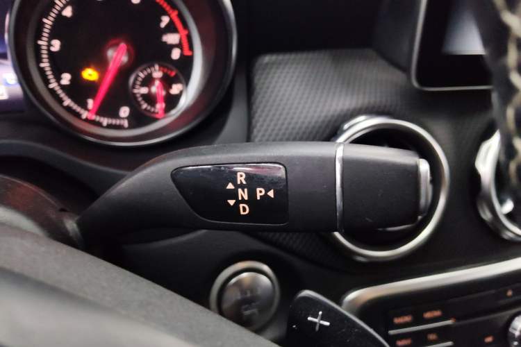Used Mercedes-Benz GLA 2017 GLA 200 Sport Edition Gear Lever