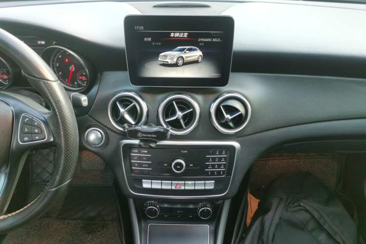 Used Mercedes-Benz GLA 2018 GLA 200 Sport Edition Audio And AC Panel