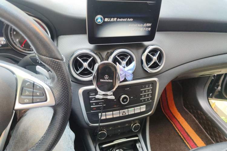 Used Mercedes-Benz GLA 2018 GLA 200 Sport Edition Audio And AC Panel