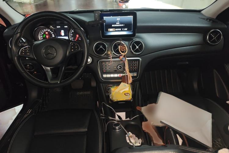 Used Mercedes-Benz GLA 2018 GLA 220 4MATIC Sport Edition Center Console