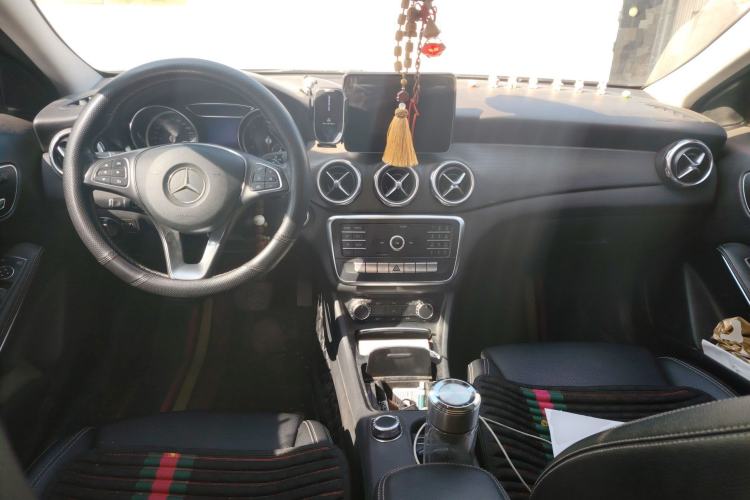 Used Mercedes-Benz GLA 2018 GLA 200 Sport Edition Center Console