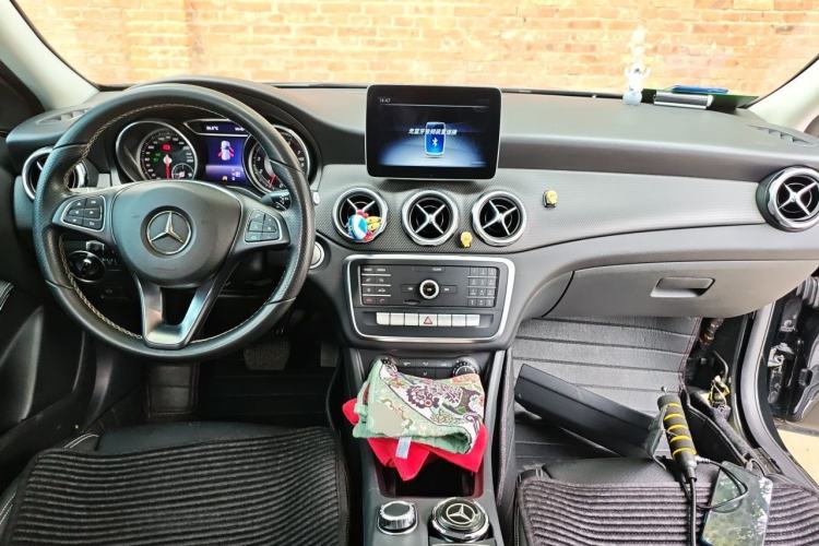 Used Mercedes-Benz GLA 2018 GLA 200 Fashion Model Center Console