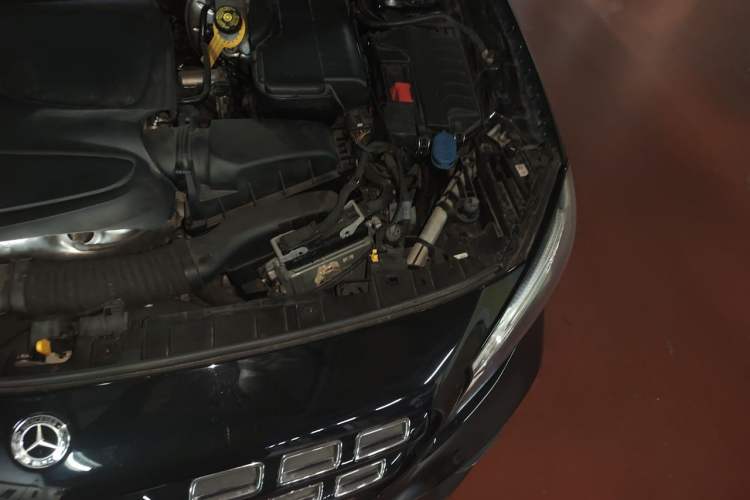 Used Mercedes-Benz GLA 2018 GLA 220 4MATIC Sport Edition Engine Bay Left