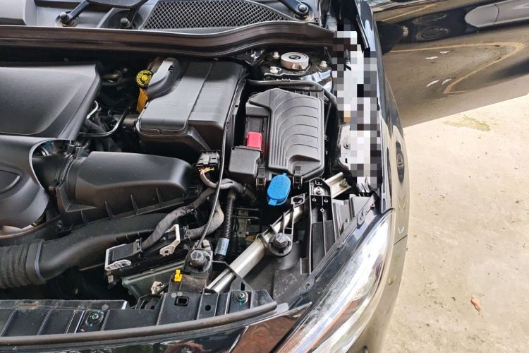 Used Mercedes-Benz GLA 2018 GLA 200 Fashion Model Engine Bay Left