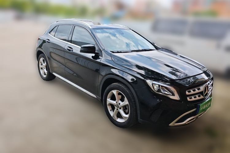 Used Mercedes-Benz GLA 2018 GLA 200 Fashion Model Front Right 45 Deg