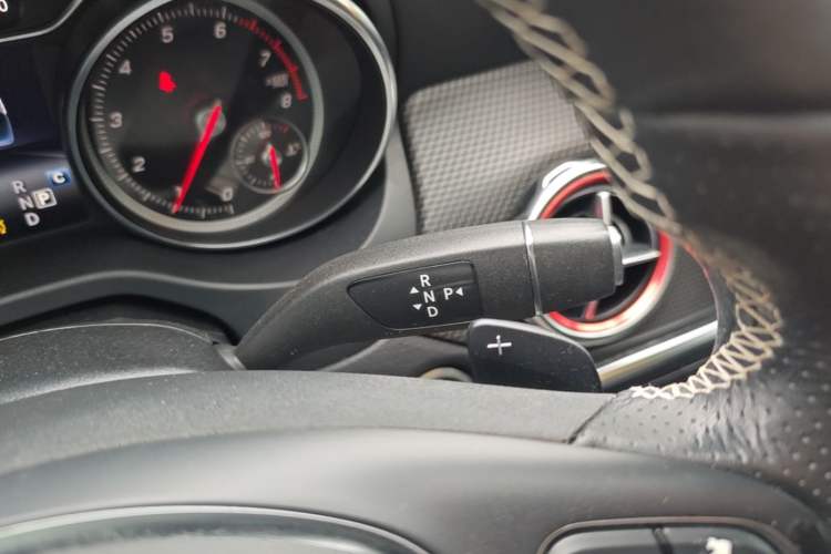 Used Mercedes-Benz GLA 2018 GLA 200 Fashion Model Gear Lever