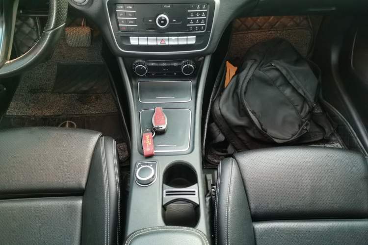 Used Mercedes-Benz GLA 2018 GLA 200 Sport Edition Gear Lever