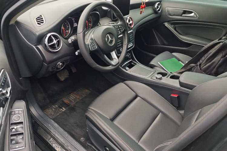 Used Mercedes-Benz GLA 2018 GLA 200 Fashion Model Left Front Seat