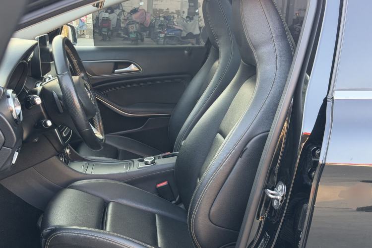 Used Mercedes-Benz GLA 2018 GLA 200 Sport Edition Left Front Seat