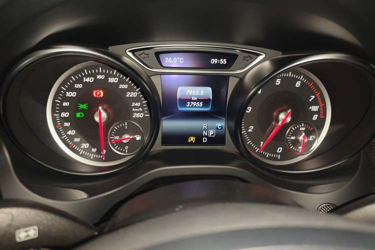 Used Mercedes-Benz GLA 2018 GLA 220 4MATIC Sport Edition Odometer Close Up
