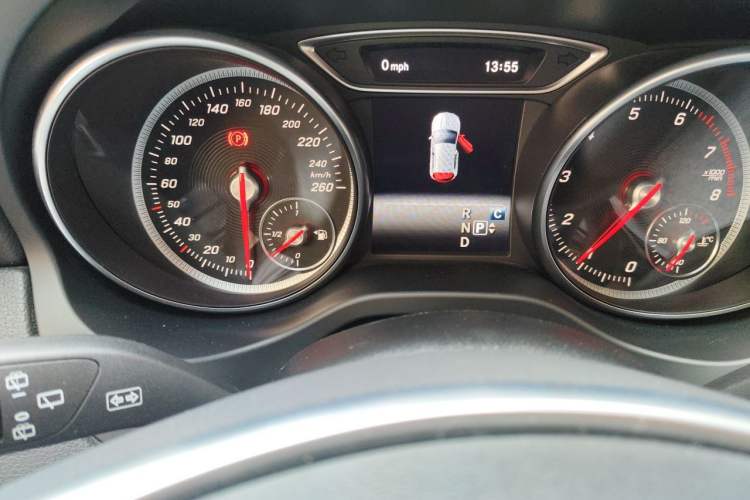 Used Mercedes-Benz GLA 2018 GLA 200 Sport Edition Odometer Close Up