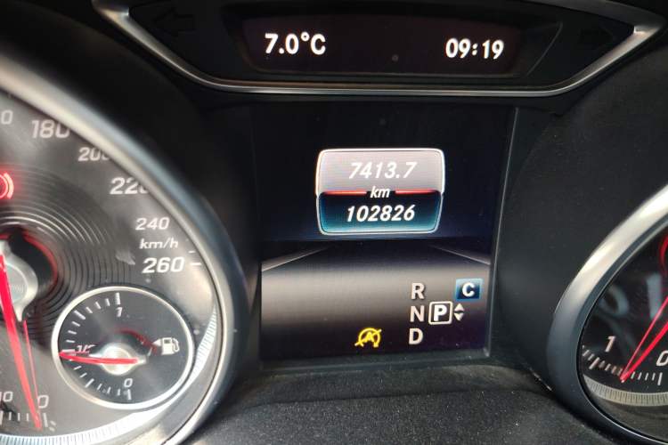 Used Mercedes-Benz GLA 2018 GLA 200 Sport Edition Odometer Close Up