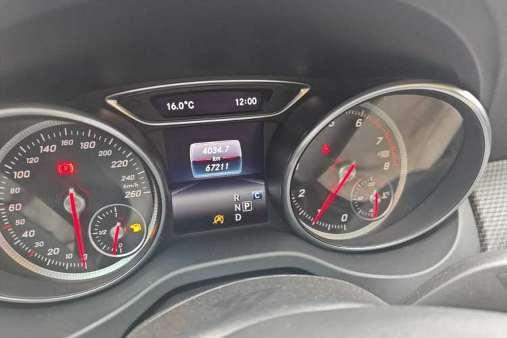 Used Mercedes-Benz GLA 2018 GLA 200 Fashion Model Odometer Close Up