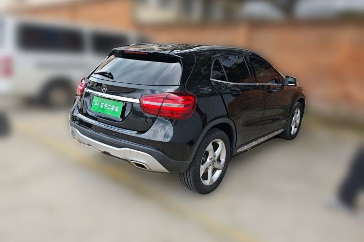 Used Mercedes-Benz GLA 2018 GLA 200 Fashion Model Rear Right 45 Deg